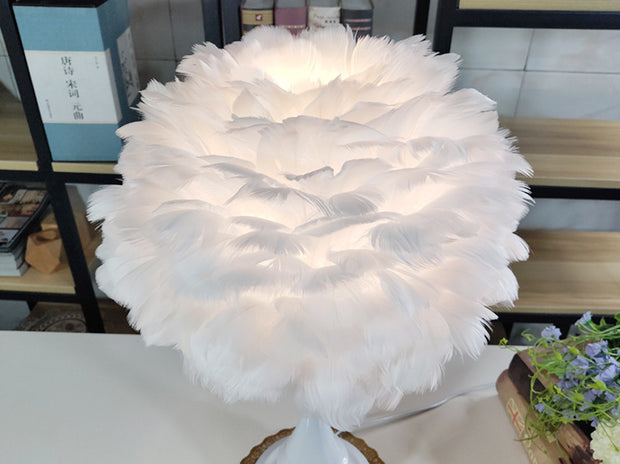 Luxury Feather Table Lamp Bedroom Bedside Light Nordic Ins Touch Dimming Desk Lights for Living Room Study Room Decor Lighting